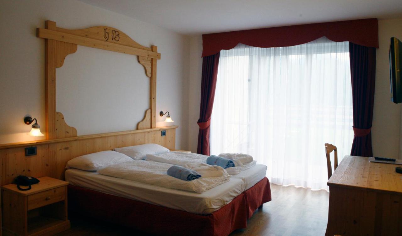 Hotel Belvedere Wellness & Family バゼルガ・ディ・ピネ エクステリア 写真